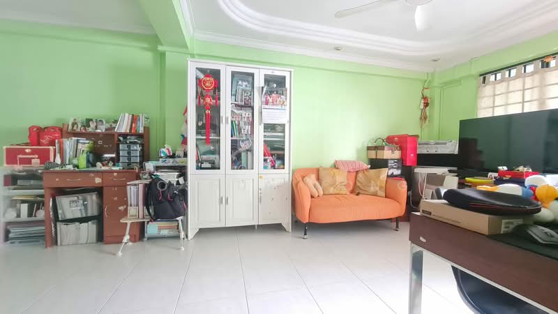 52 Sims Place, 52 Sims Place, 2 Bedrooms, 700 sqft, HDB Flat For Sale, by Joshua Wong, 500104343 - Living Room - PropertyGuru.com.sg