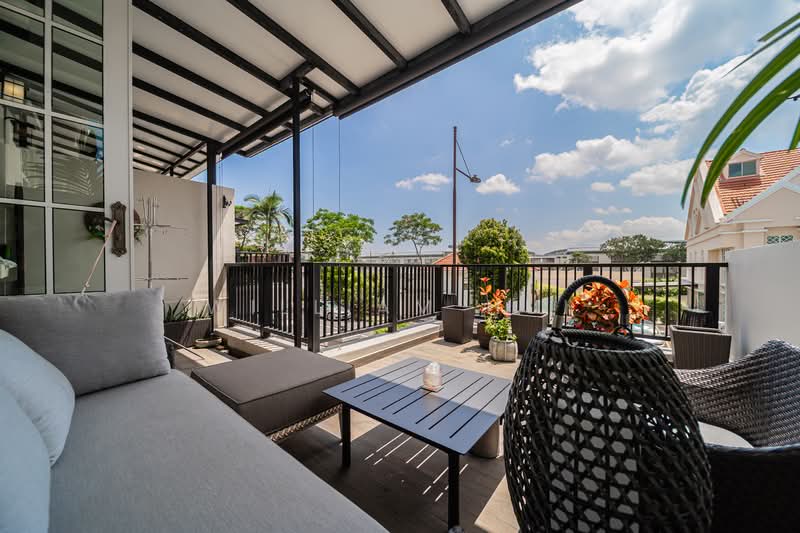 Limau Villas, Limau Terrace, 5 Bedrooms, 3,000 sqft, Terraced House For Sale, by William Hui, 500104353 - Balcony - PropertyGuru.com.sg