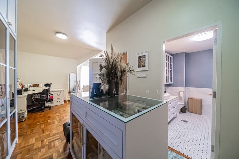 Limau Villas, Limau Terrace, 5 Bedrooms, 3,000 sqft, Terraced House For Sale, by William Hui, 500104353 - Study - PropertyGuru.com.sg