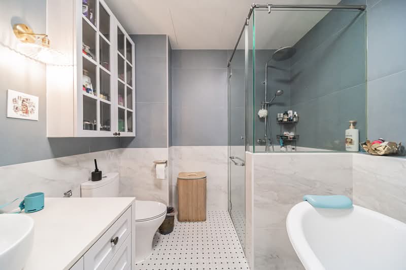 Limau Villas, Limau Terrace, 5 Bedrooms, 3,000 sqft, Terraced House For Sale, by William Hui, 500104353 - Bathroom - PropertyGuru.com.sg