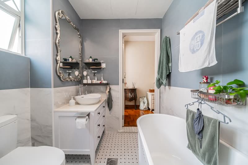 Limau Villas, Limau Terrace, 5 Bedrooms, 3,000 sqft, Terraced House For Sale, by William Hui, 500104353 - Bathroom - PropertyGuru.com.sg