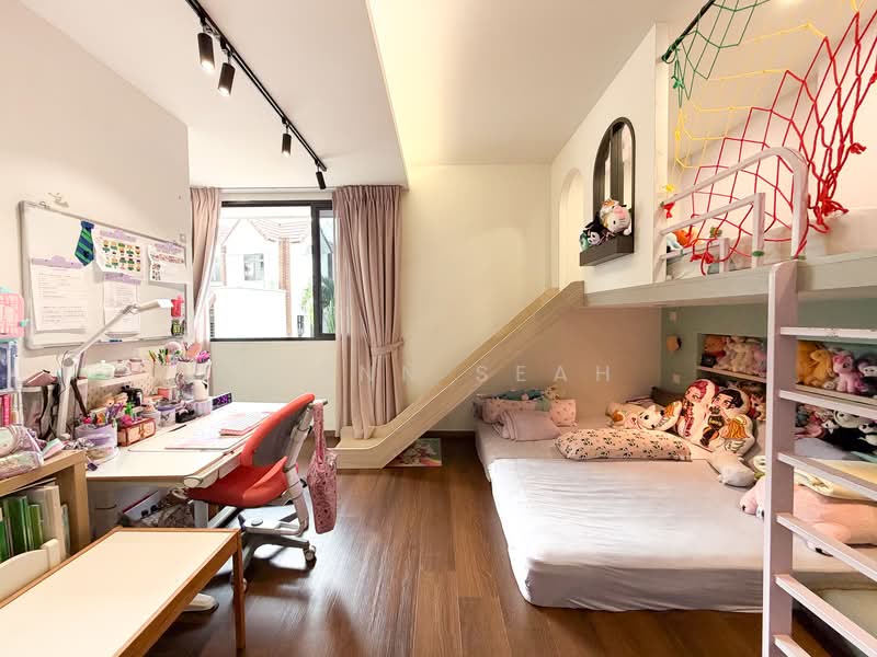 D19, Fully Renovated Corner Terrace, Serangoon Gardens / Parry View / Parry Terrace / Parry Walk / Poh Huat Rd, 5 Bedrooms, 2,538 sqft, Corner Terrace For Sale, by Elonn Seah, 500104371 - Bedroom - PropertyGuru.com.sg