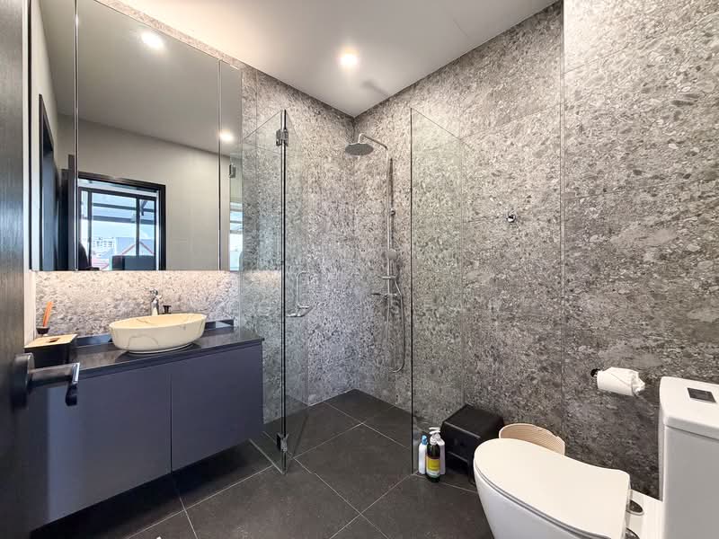 D19, Fully Renovated Corner Terrace, Serangoon Gardens / Parry View / Parry Terrace / Parry Walk / Poh Huat Rd, 5 Bedrooms, 2,538 sqft, Corner Terrace For Sale, by Elonn Seah, 500104371 - Bathroom - PropertyGuru.com.sg