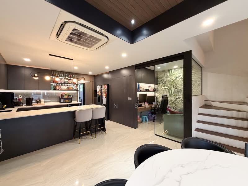 D19, Fully Renovated Corner Terrace, Serangoon Gardens / Parry View / Parry Terrace / Parry Walk / Poh Huat Rd, 5 Bedrooms, 2,538 sqft, Corner Terrace For Sale, by Elonn Seah, 500104371 - Kitchen - PropertyGuru.com.sg