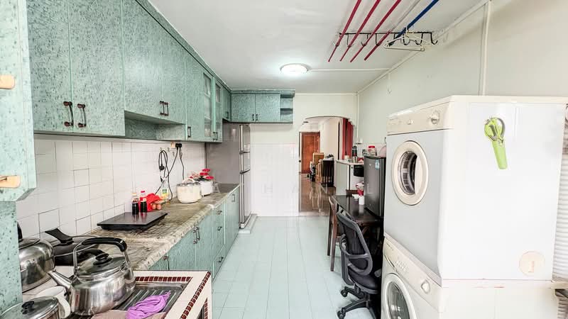 257 Jurong East Street 24, 257 Jurong East Street 24, 2 Bedrooms, 732 sqft, HDB Flat For Sale, by Jonathan Lai, 500104375 - Kitchen - PropertyGuru.com.sg