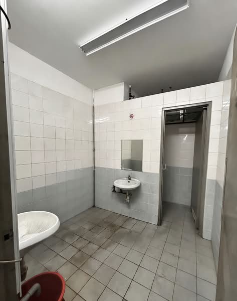 Entrepreneur Business Centre, 18 Kaki Bukit Road 3, 2,368 sqft, Factory / Workshop (B2) For Sale, by Helen HU, 500104381 - Bathroom - CommercialGuru.com.sg