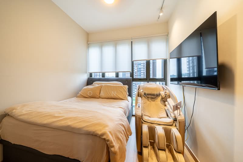Midwood, 10 Hillview Rise, 2 Bedrooms, 689 sqft, Condominium For Sale, by Joan Loh, 500104382 - Bedroom - PropertyGuru.com.sg