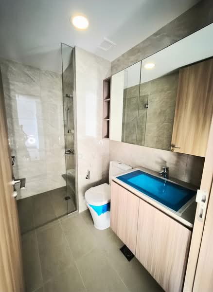 The Botany at Dairy Farm, 3 Dairy Farm Walk, 2 Bedrooms, 743 sqft, Condominium For Sale, by Candy Haley Lim, 500104386 - Common Bathroom - PropertyGuru.com.sg