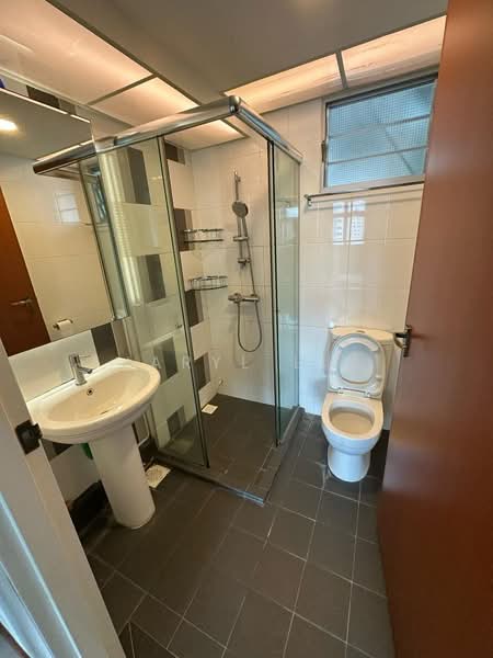 468A Fernvale Link, 468A Fernvale Link, 3 Bedrooms, 1,001 sqft, HDB Flat For Rent, by Jaryl Lin, 500104401 - Bathroom - PropertyGuru.com.sg