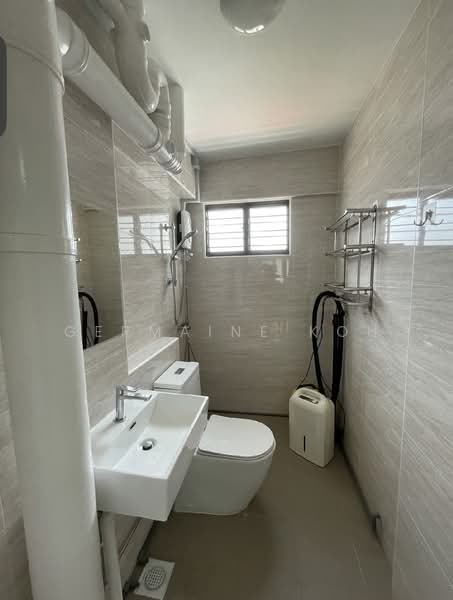 549 Hougang Street 51, 549 Hougang Street 51, 3 Bedrooms, 1,098 sqft, HDB Flat For Sale, by Germaine Koh, 500104418 - Bathroom - PropertyGuru.com.sg
