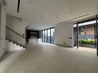 For Sale - 3 palm road