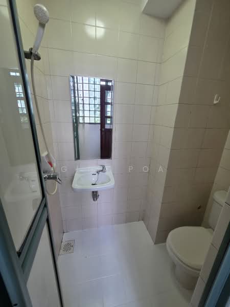 Merawoods, , 3 Bedrooms, 1,421 sqft, Condominium For Sale, by Gina Poa, 500104453 - Bathroom - PropertyGuru.com.sg