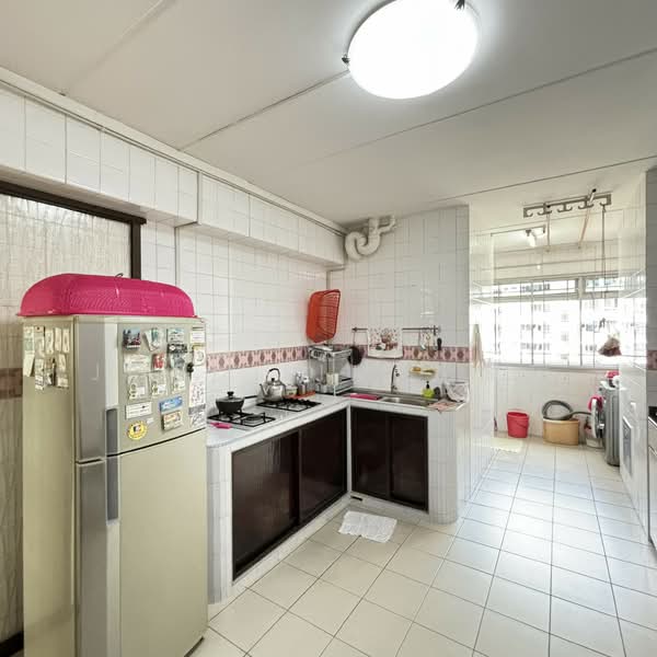 413 Choa Chu Kang Avenue 3, 413 Choa Chu Kang Avenue 3, 3 Bedrooms, 1,119 sqft, HDB Flat For Sale, by Joel Sim 沈康瑞, 500104454 - Kitchen - PropertyGuru.com.sg