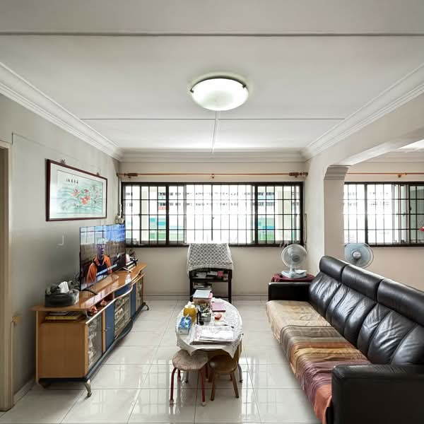 413 Choa Chu Kang Avenue 3, 413 Choa Chu Kang Avenue 3, 3 Bedrooms, 1,119 sqft, HDB Flat For Sale, by Joel Sim 沈康瑞, 500104454 - Living Room - PropertyGuru.com.sg