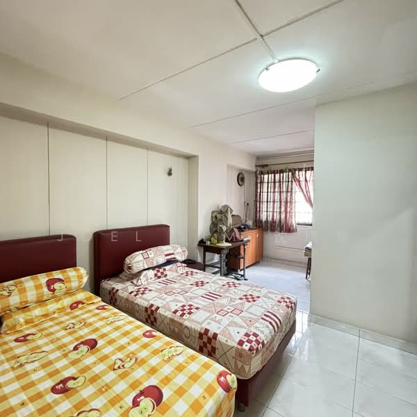 413 Choa Chu Kang Avenue 3, 413 Choa Chu Kang Avenue 3, 3 Bedrooms, 1,119 sqft, HDB Flat For Sale, by Joel Sim 沈康瑞, 500104454 - Master Bedroom - PropertyGuru.com.sg