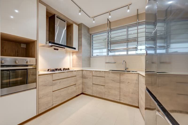 Pine Grove, 1P Pine Grove, 3 Bedrooms, 1,668 sqft, Condominium For Sale, by Charmayne Yap, 500104458 - Kitchen - PropertyGuru.com.sg