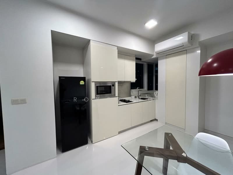 76 Shenton, 76 Shenton Way, 1 Bedroom, 592 sqft, Condominium For Rent, by Royce Ng, 500104460 - Kitchen - PropertyGuru.com.sg