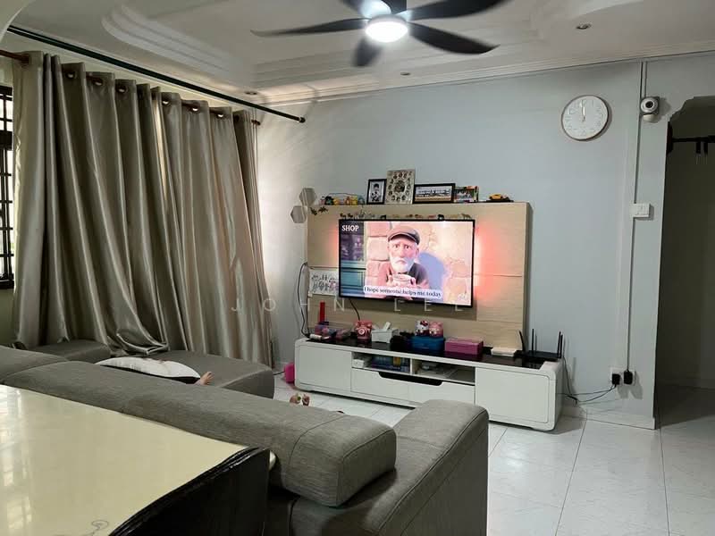 322 Sembawang Close, 322 Sembawang Close, 3 Bedrooms, 1,087 sqft, HDB Flat For Sale, by John Lee, 500104461 - Living Room - PropertyGuru.com.sg