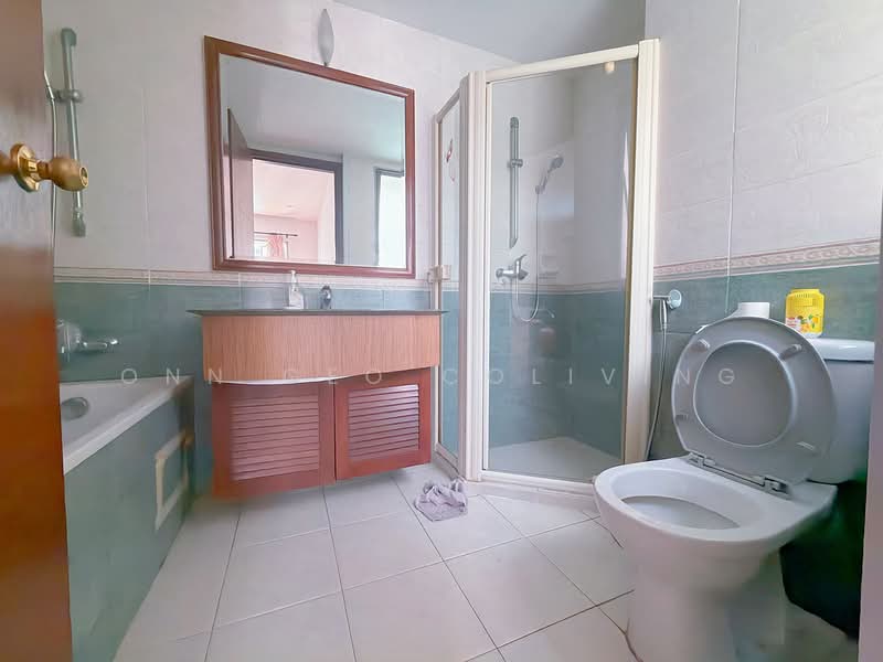 The Rivervale, 3 Rivervale Link, Room Rental, 180 sqft, Condominium For Rent, by David, 500104464 - Bathroom - PropertyGuru.com.sg