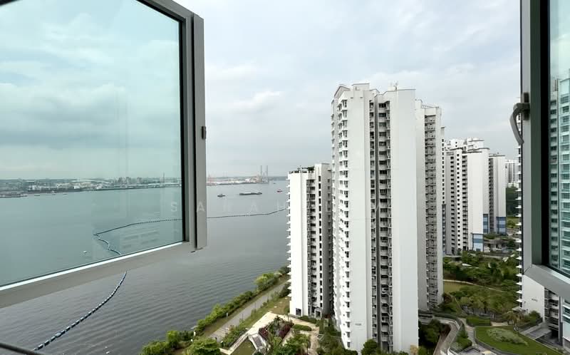 422A Northshore Drive, 422A Northshore Drive, 3 Bedrooms, 1,216 sqft, HDB Flat For Sale, by Sarah Lim, 500104466 - Living & Bedroom Views - PropertyGuru.com.sg