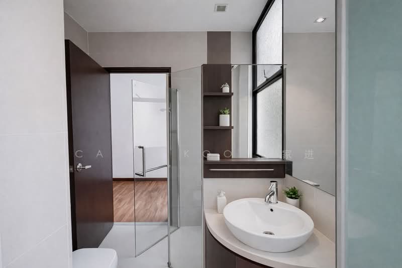 Warner Court, 110 Holland Ave, 2 Bedrooms, 1,141 sqft, Condominium For Sale, by Casey Koo 古家进, 500104469 - Bathroom - PropertyGuru.com.sg