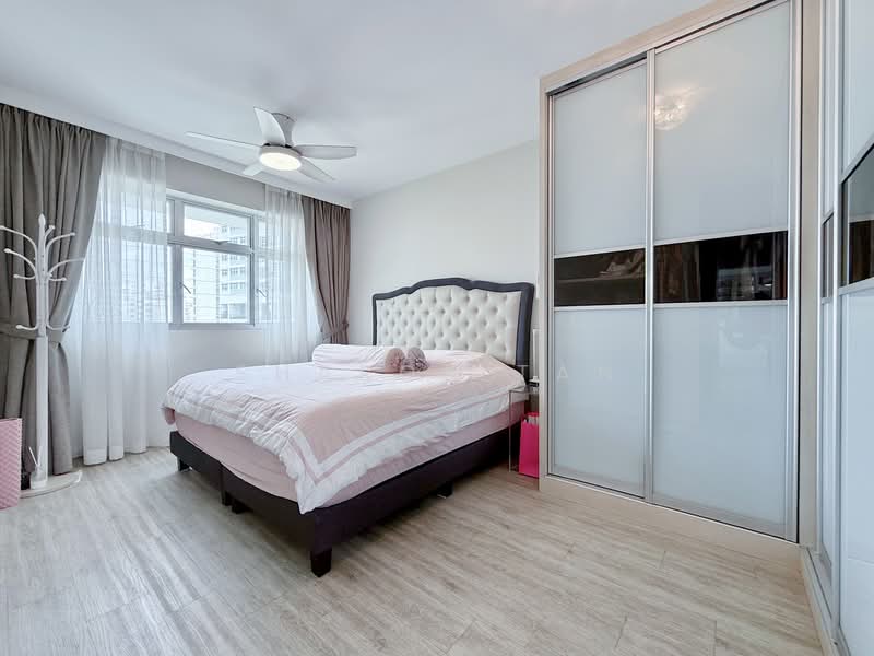 422A Northshore Drive, 422A Northshore Drive, 3 Bedrooms, 1,216 sqft, HDB Flat For Sale, by Sharon Tan, 500104475 - Master Bedroom - PropertyGuru.com.sg