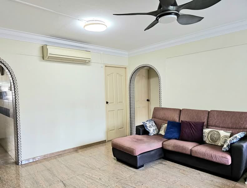 6 Lorong Lew Lian, 6 Lorong Lew Lian, 3 Bedrooms, 1,054 sqft, HDB Flat For Sale, by Luis Oh, 500104484 - Living Room - PropertyGuru.com.sg