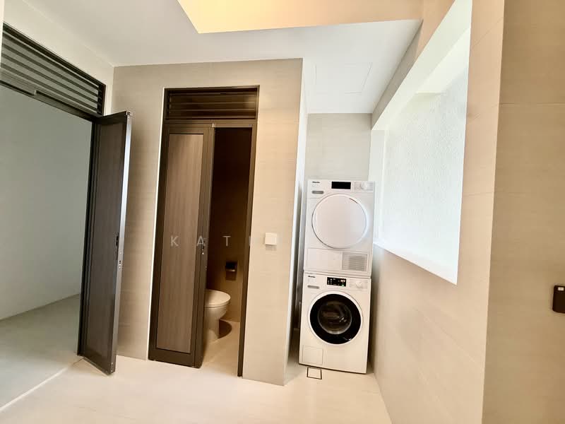 Klimt Cairnhill, 71 Cairnhill Road, 4 Bedrooms, 2,056 sqft, Condominium For Sale, by Kathy Lee, 500104496 - Bathroom - PropertyGuru.com.sg