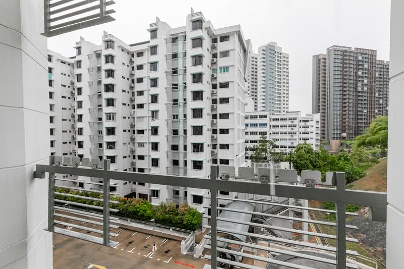 255 Ang Mo Kio Avenue 4, 255 Ang Mo Kio Avenue 4, 2 Bedrooms, 786 sqft, HDB Flat For Sale, by Aileen Chew, 500104514 - Exterior - PropertyGuru.com.sg