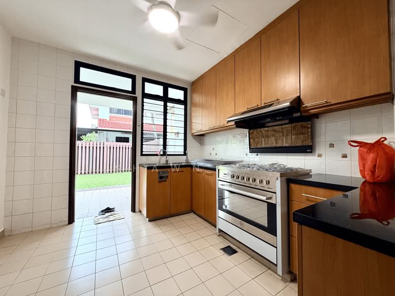 Saraca Gardens, Saraca Walk, 5 Bedrooms, 4,000 sqft, Terraced House For Rent, by Shawn Tay, 500104515 - Kitchen - PropertyGuru.com.sg