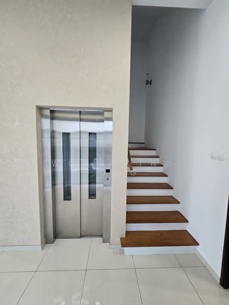 Springleaf Garden, Springleaf Road, 6 Bedrooms, 2,157 sqft, Semi-Detached House For Rent, by Wong King Fong, 500104524 - Lift and Staircases - PropertyGuru.com.sg