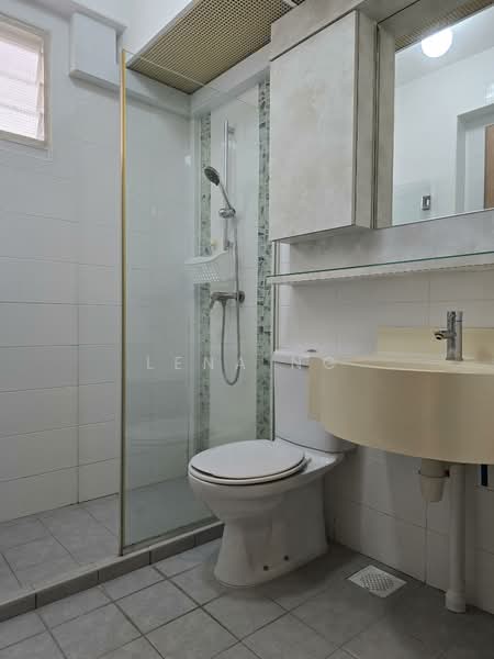 279A Sengkang East Avenue, 279A Sengkang East Avenue, 2 Bedrooms, 721 sqft, HDB Flat For Sale, by Lena Ng, 500104535 - Bathroom - PropertyGuru.com.sg