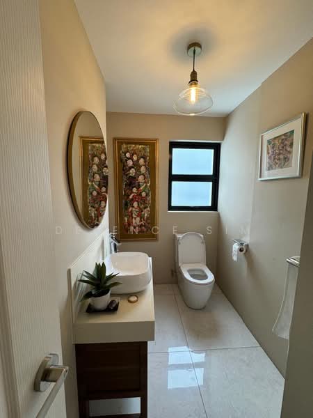 Regency Park, 9 Nathan Road, 4 Bedrooms, 3,649 sqft, Condominium For Sale, by Derence Sim, 500104550 - Bathroom - PropertyGuru.com.sg