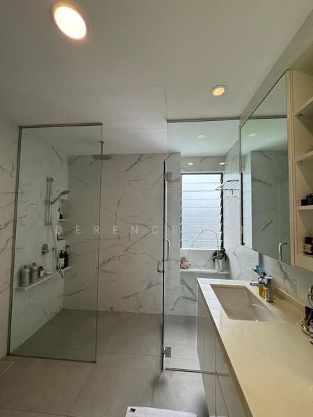 Regency Park, 9 Nathan Road, 4 Bedrooms, 3,649 sqft, Condominium For Sale, by Derence Sim, 500104550 - Bathroom - PropertyGuru.com.sg