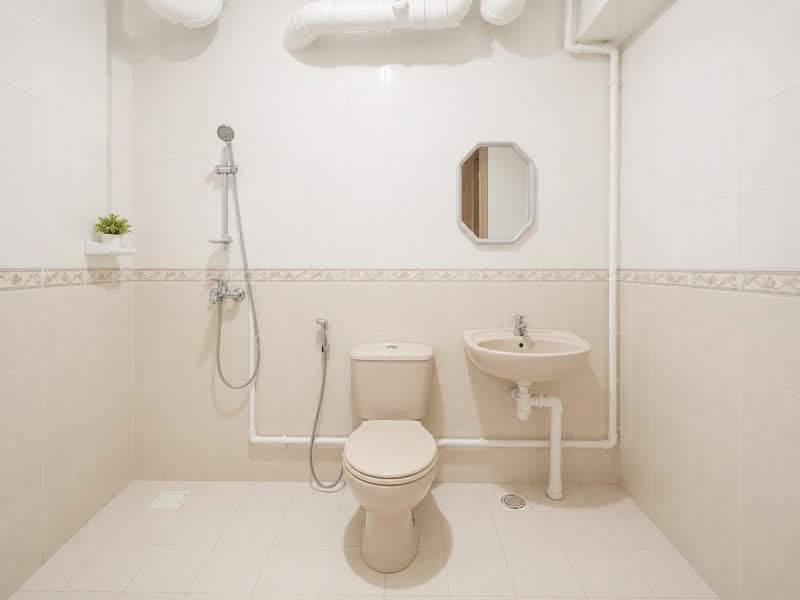 650A Jurong West Street 61, 650A Jurong West Street 61, 3 Bedrooms, 1,011 sqft, HDB Flat For Sale, by Cody Sim, 500104568 - Bathroom - PropertyGuru.com.sg