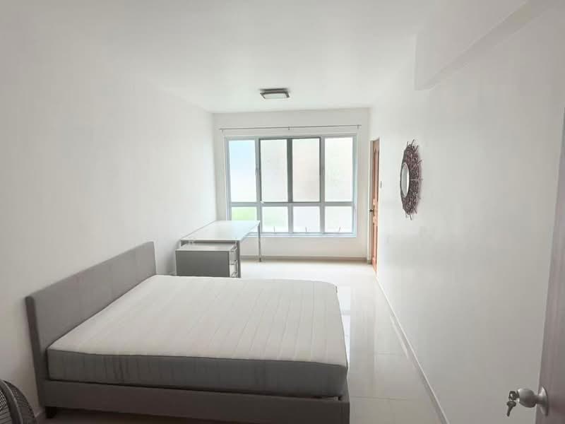 Yew Lian Park, 43 Jalan Pelatina, 7 Bedrooms, 5,000 sqft, Terraced House For Rent, by Mar Inn Chee, 500104577 - Bedroom - PropertyGuru.com.sg