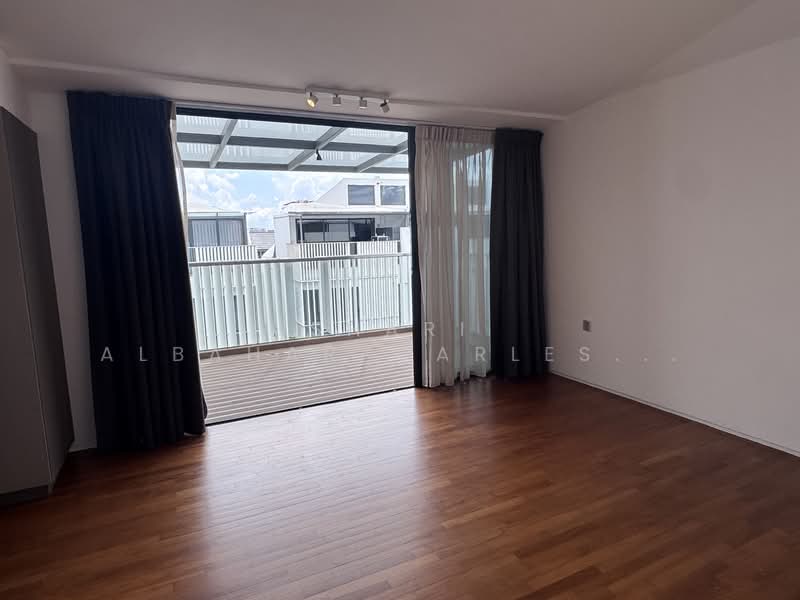 Charlton 27, 31G Surin Avenue, 5 Bedrooms, 4,800 sqft, Cluster House For Rent, by Shari Albahar-Carlesater, 500104579 - Bedroom with balcony - PropertyGuru.com.sg