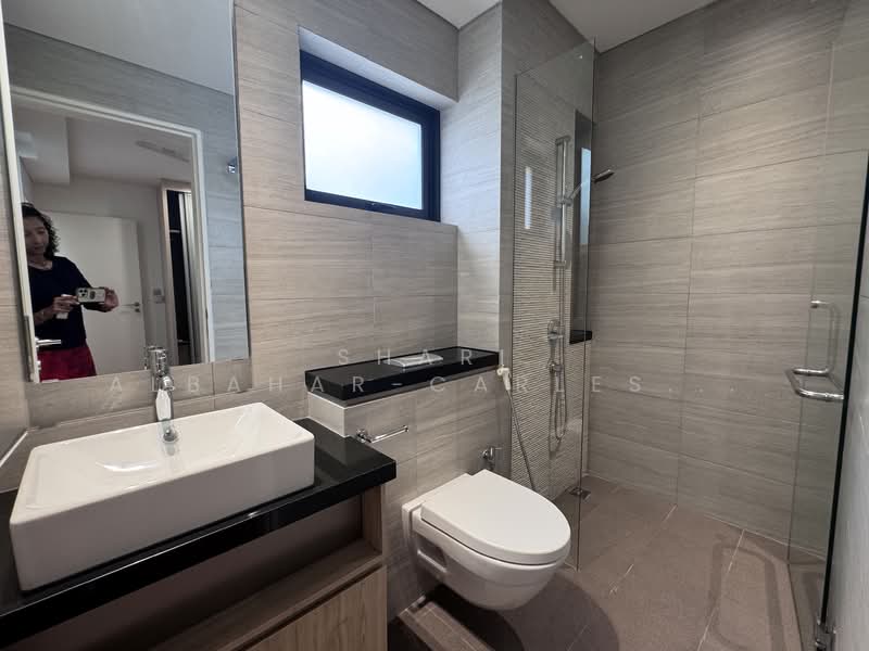 Charlton 27, 31G Surin Avenue, 5 Bedrooms, 4,800 sqft, Cluster House For Rent, by Shari Albahar-Carlesater, 500104579 - Bathroom - PropertyGuru.com.sg
