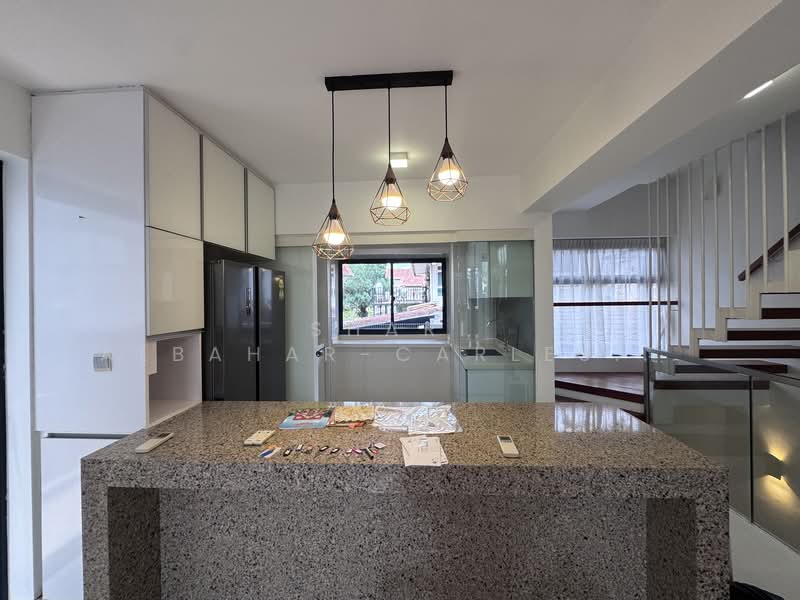 Charlton 27, 31G Surin Avenue, 5 Bedrooms, 4,800 sqft, Cluster House For Rent, by Shari Albahar-Carlesater, 500104579 - Kitchen - PropertyGuru.com.sg