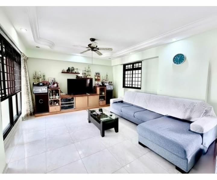 298B Compassvale Street, 298B Compassvale Street, 3 Bedrooms, 1,012 sqft, HDB Flat For Sale, by Charles Chiang, 500104580 - Living Room - PropertyGuru.com.sg