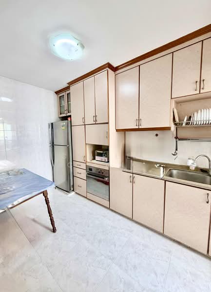 298B Compassvale Street, 298B Compassvale Street, 3 Bedrooms, 1,012 sqft, HDB Flat For Sale, by Charles Chiang, 500104580 - Kitchen - PropertyGuru.com.sg