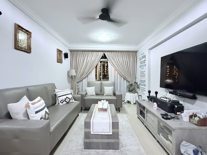 266B Compassvale Bow, 266B Compassvale Bow, 3 Bedrooms, 990 sqft, HDB Flat For Sale, by Robbie Razak, 500104587 - Living Room - PropertyGuru.com.sg