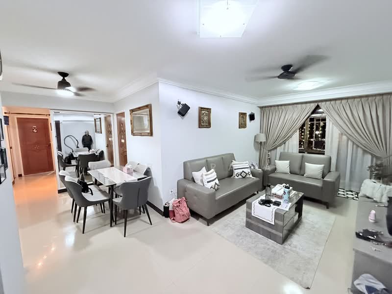 266B Compassvale Bow, 266B Compassvale Bow, 3 Bedrooms, 990 sqft, HDB Flat For Sale, by Robbie Razak, 500104587 - Living Room - PropertyGuru.com.sg