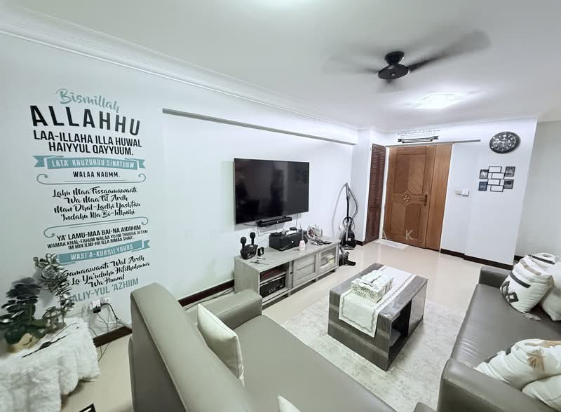 266B Compassvale Bow, 266B Compassvale Bow, 3 Bedrooms, 990 sqft, HDB Flat For Sale, by Robbie Razak, 500104587 - Living Room - PropertyGuru.com.sg