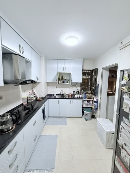 266B Compassvale Bow, 266B Compassvale Bow, 3 Bedrooms, 990 sqft, HDB Flat For Sale, by Robbie Razak, 500104587 - Kitchen - PropertyGuru.com.sg