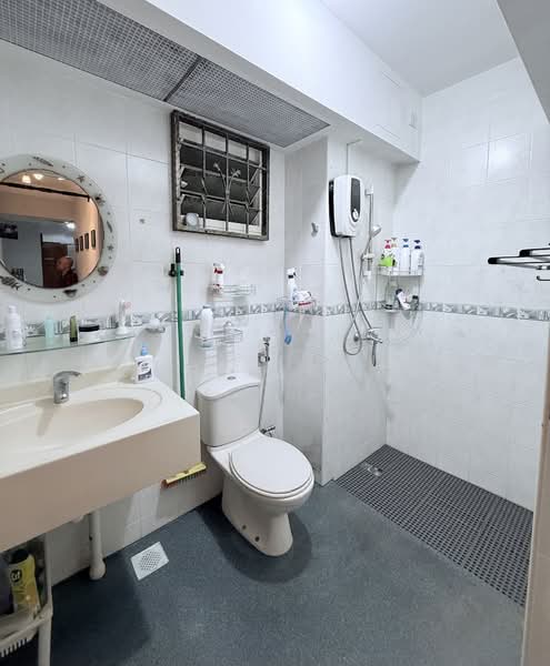 266B Compassvale Bow, 266B Compassvale Bow, 3 Bedrooms, 990 sqft, HDB Flat For Sale, by Robbie Razak, 500104587 - Bathroom - PropertyGuru.com.sg