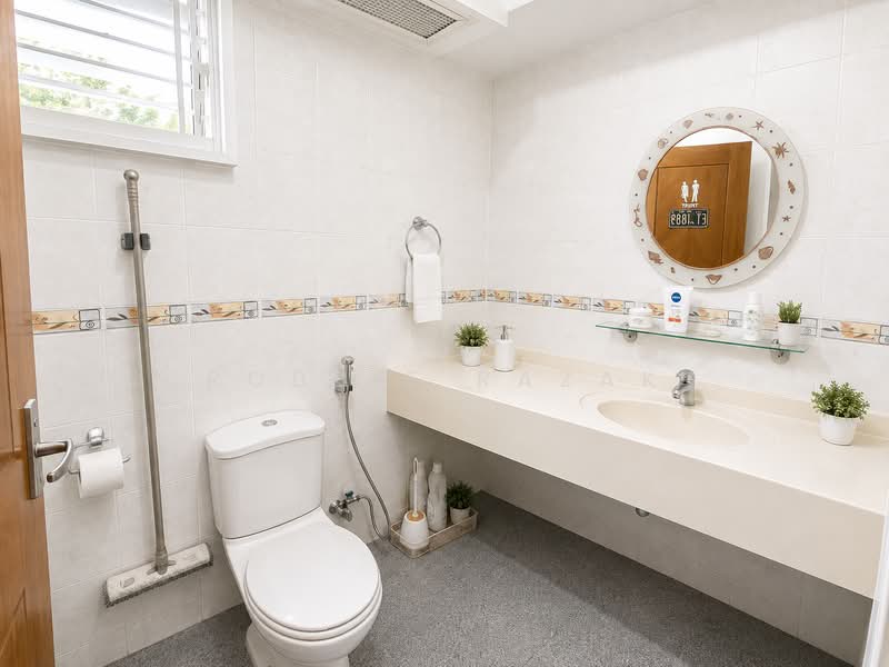 266B Compassvale Bow, 266B Compassvale Bow, 3 Bedrooms, 990 sqft, HDB Flat For Sale, by Robbie Razak, 500104587 - Bathroom - PropertyGuru.com.sg