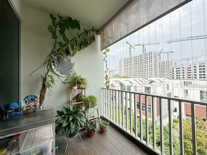 Woodhaven, 71 Woodgrove Avenue, 3 Bedrooms, 1,119 sqft, Condominium For Sale, by (Lynn) Gor Mui Yee, 500104592 - Balcony - PropertyGuru.com.sg