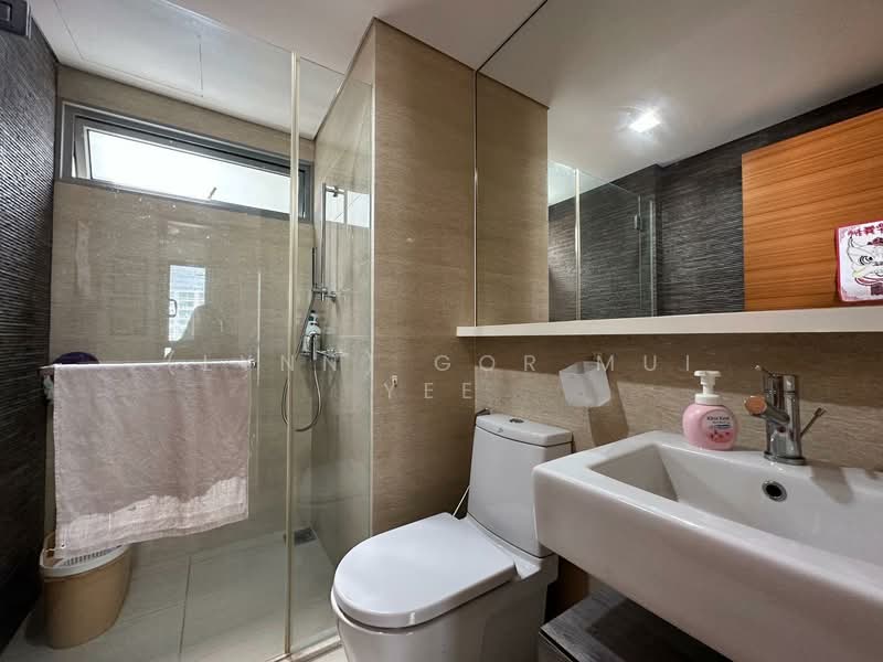Woodhaven, 71 Woodgrove Avenue, 3 Bedrooms, 1,119 sqft, Condominium For Sale, by (Lynn) Gor Mui Yee, 500104592 - Bathroom - PropertyGuru.com.sg