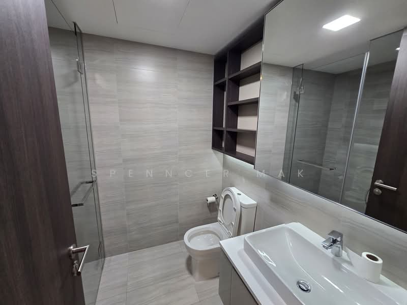 Lake Grande, 2 Jurong Lake Link, 2 Bedrooms, 721 sqft, Condominium For Sale, by Spenncer Mak, 500104595 - Bathroom - PropertyGuru.com.sg